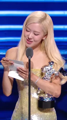 WE DID IT, BLINKS!!!!! 🥹💖 @ROSÉ #VMAs