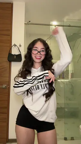 Con la camisa del patrón           Fake Body