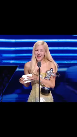 No cry 😭  #blackpink #rosé 