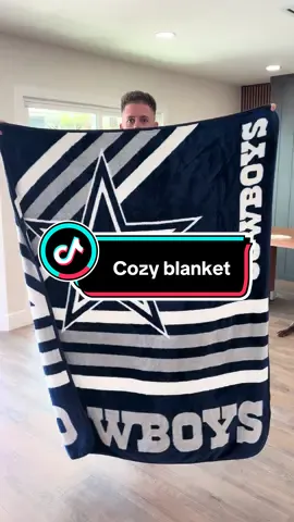 Looking for the perfect fall blanket? This blanket is essential for all of the Sunday games. #fallblanket #blankets #cozyvibes #footballsunday 