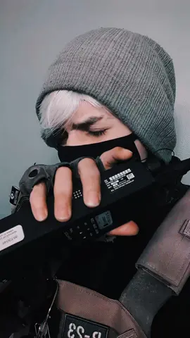 Oops. #callofdutycosplay #philipgraves #philipgravesmw2 #phillipgravesmw3 #maskedcosplayer 