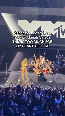 I’m not crying you are #vmas2025 #arianagrande #mariahcarey @MTV @Paramount+ UK & Ireland 