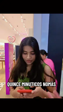 Momentos especiales con la niña del centro comercial  - #foryou #celebration #reir #crear #amoe