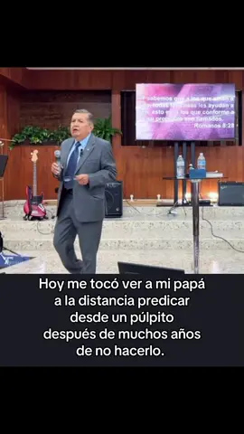 Mis padres son el ejemplo de una vida rendida a Cristo. Y aunque las decisiones son individuales como hijos, sin duda que las semillas de ejemplo que los padres siembran a su tiempo darán fruto. No te canses de orar y dar testimonio con el ejemplo a tus hijos. #padrescristianos #jesus #cristianas 