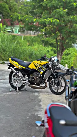 Cinta ini hanya untukmu 🙏🏻 #lahanjayagarage #ninjass #kawasakininja #el9racingexhaust #twostroke 