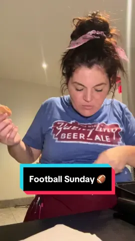 First Football Sunday of the season! 🏈🍻 #server #whatimakeinaday #tipyourserver #resturantlife #fyp 