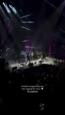 @yungblud 😭 tribute to Ozzy ❤️ #yungblud #yungbludarmy #vma #ozzyosbourneforever #ozzyosbourne 