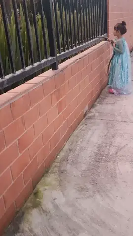 elsa noooooo!😭😭😂 #fyp #paratiiiiiiiiiiiiiiiiiiiiiiiiiiiiiii  #elsa #niños #risa 