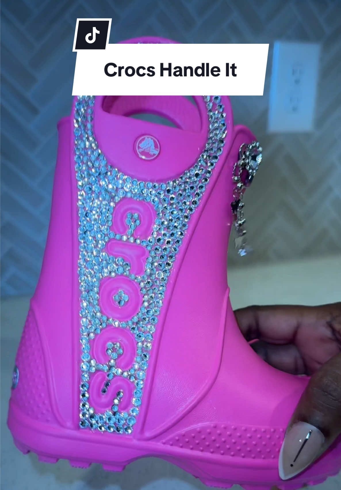 Crocs really did their thing with these Handle It rain boots — waterproof, durable, and easy for kids (or grown folks) to pull on and go. Cute colors, comfy fit, and linked in the cart. #tiktokshopcreatorpicks #crocsrainboots #handleitrainboots