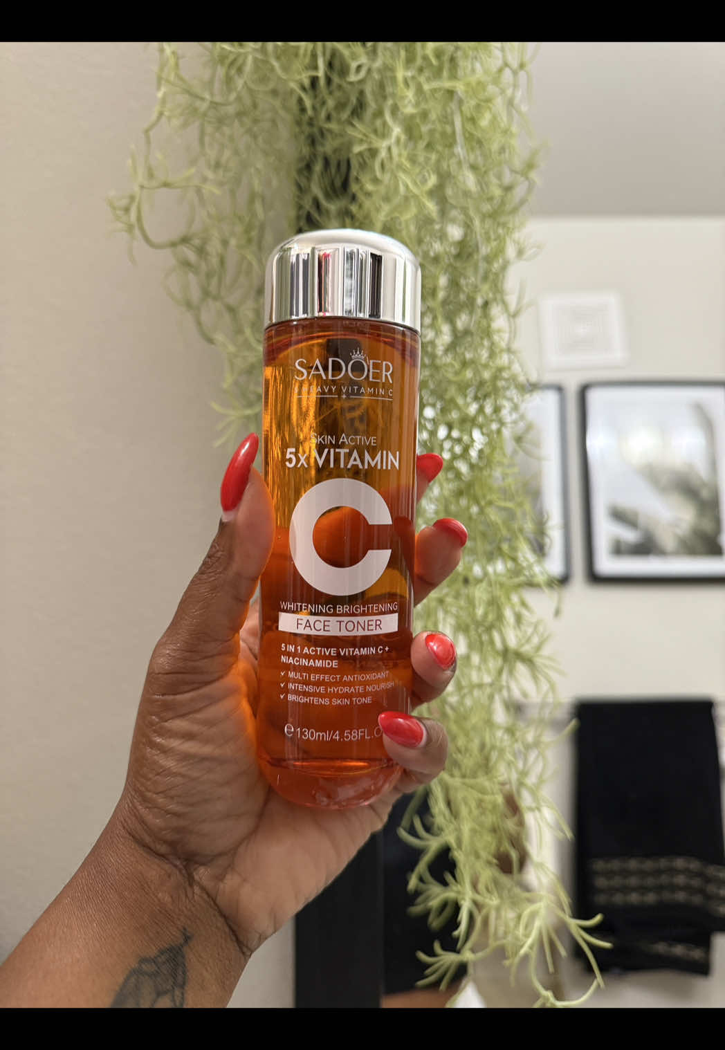 Glass skin for under $7?! 👀 This Vitamin C toner is packed with collagen, niacinamide + hyaluronic acid to hydrate, brighten, and smooth your skin. Over 3K sold last month! Don’t miss this flash sale ✨👇🏾#SkincareFinds #GlassSkin #BeautyTok #skincaretips #selfcaretips 