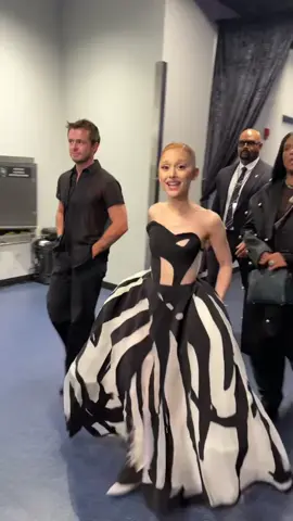 @arianagrande in her second look of the night? Call me GAG-iana Grande! #vmas #vma #arianagrande