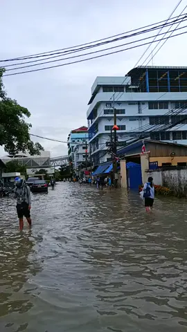 ကျွန်တော်တို့ စက်ရုံရေကြးနေတယ်ဗျာ #ရောက်ချင်တဲ့နေရာရောက်ကွာ😍🤗🤗😅😅 