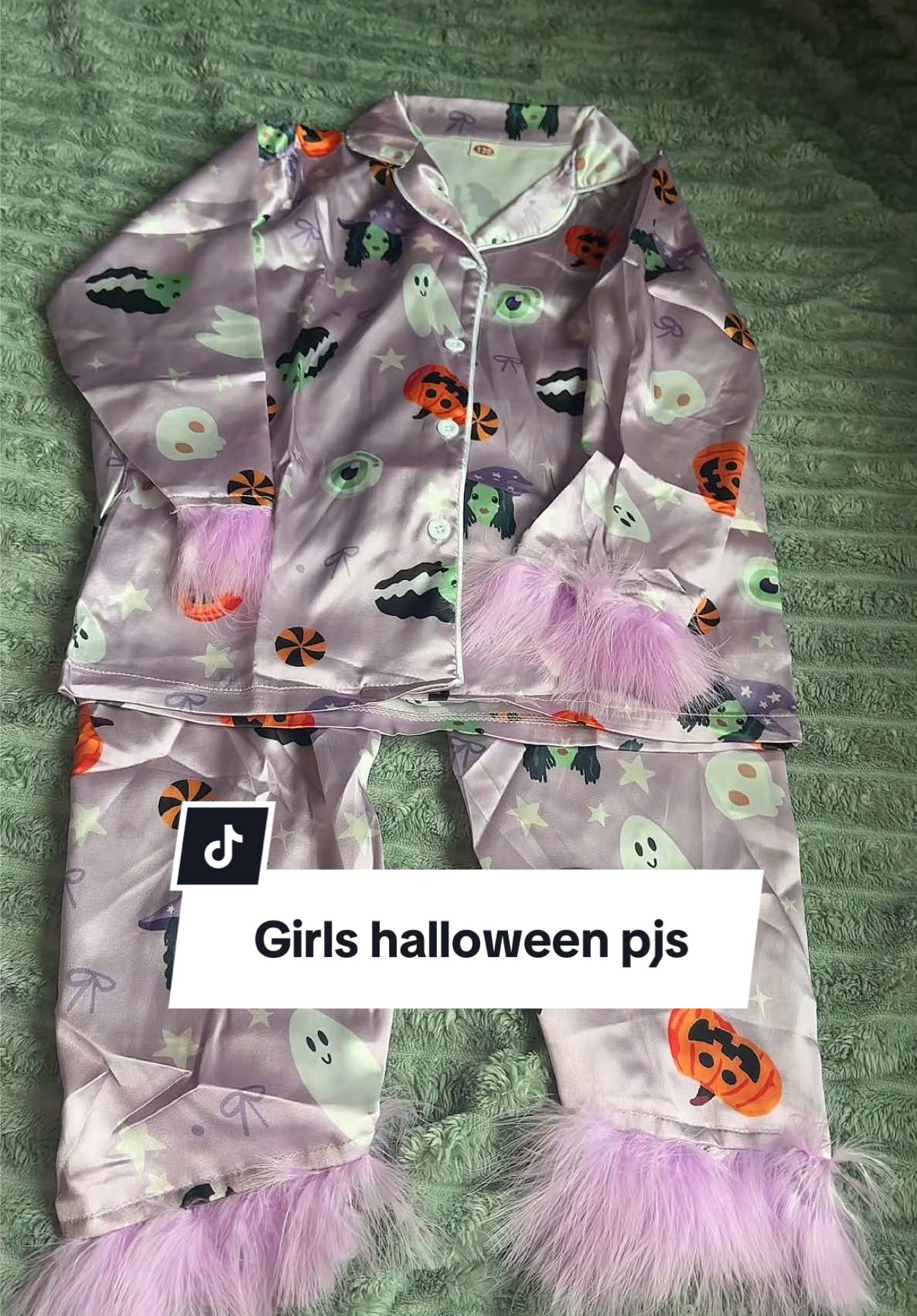 👻🍭🌙🧙‍♀️💖🕸️🦇🎃