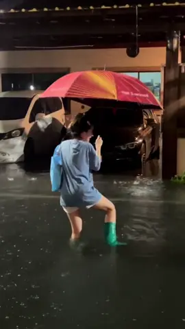 ⚡️⛈️😂#น้ำท่วม#น้ําท่วมสมุทรปราการ #แพรกษาน้ําท่วม  