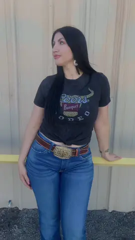 Absolutely, beautiful🌻🌻🌻get yours from@Molly's Custom Silver #westernfashion #belt #beltbucklestyle 