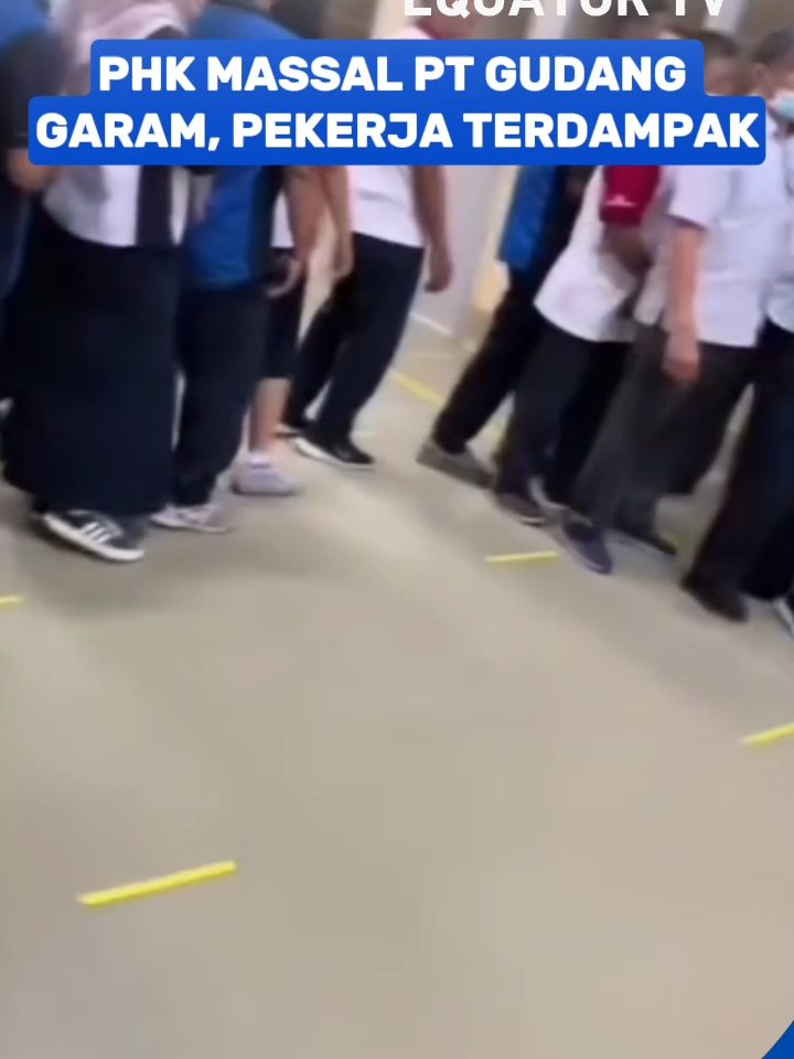 PT Gudang Garam dikabarkan melakukan pemutusan hubungan kerja atau PHK massal terhadap sejumlah pegawainya pada Sabtu, 6 September 2025. Informasi ini memicu perhatian publik karena mencerminkan situasi dunia kerja yang sedang penuh tantangan. Hingga kini, perusahaan belum memberikan keterangan resmi terkait jumlah pegawai yang terkena PHK maupun alasan utama keputusan tersebut. Namun, kabar ini semakin menegaskan bahwa kondisi ketenagakerjaan di Indonesia tengah menghadapi tekanan serius.(AD)