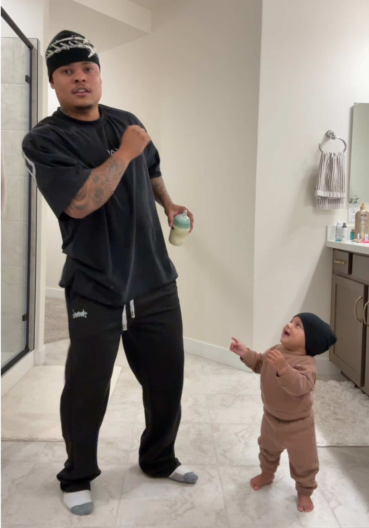 Straight rushed me for his milk 😂 @Zaza #zaza #larobenz #babies 