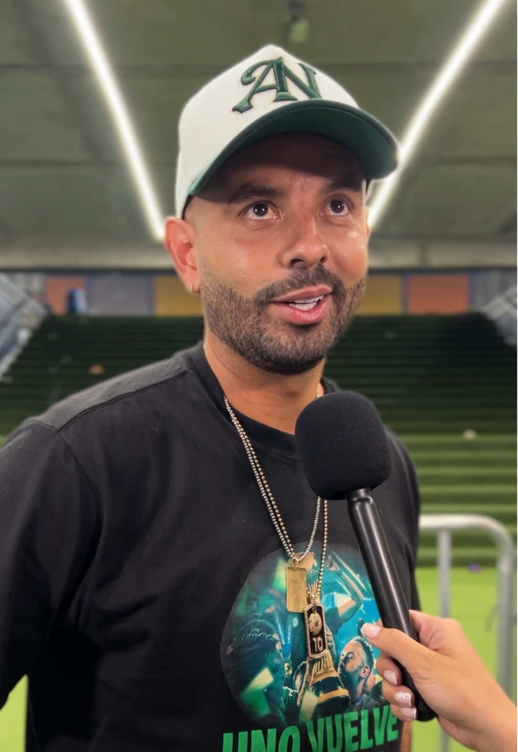 🎤 | “Nunca le celebraría un gol a Los Del Sur como están diciendo por ahí”, Edwin Cardona tras el empate 3-3 entre @Atlético Nacional vs @DIM Oficial ⚽️📹 #EdwinCardona #PelotaTendida #ClásicoPaisa #DIM #AtléticoNacional 