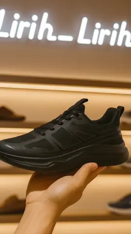 1489 - LYCAON Void Black Sport sepatu keren #sneakers #sepatu #sepatuolahraga #sepatupria #sepatuwanita 