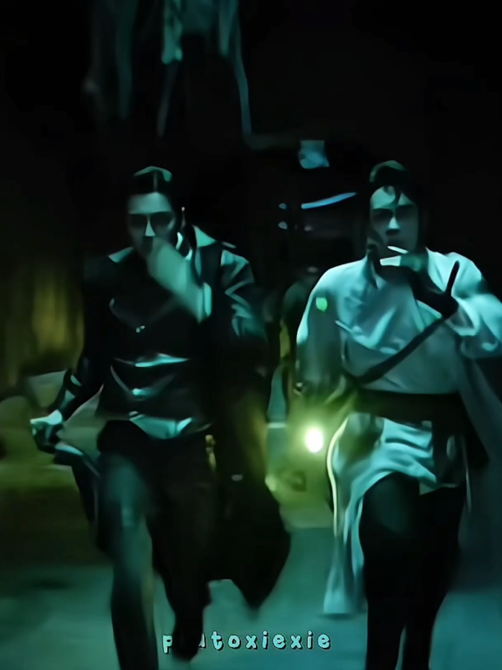 Omg, wanna see Wu Laogou and Zhang Qishan😣😫😭🫵🏻⏳🗞️🔦 #thetreasuredbajiabook #cdrama #williamchan #zengshunxi #bromance 