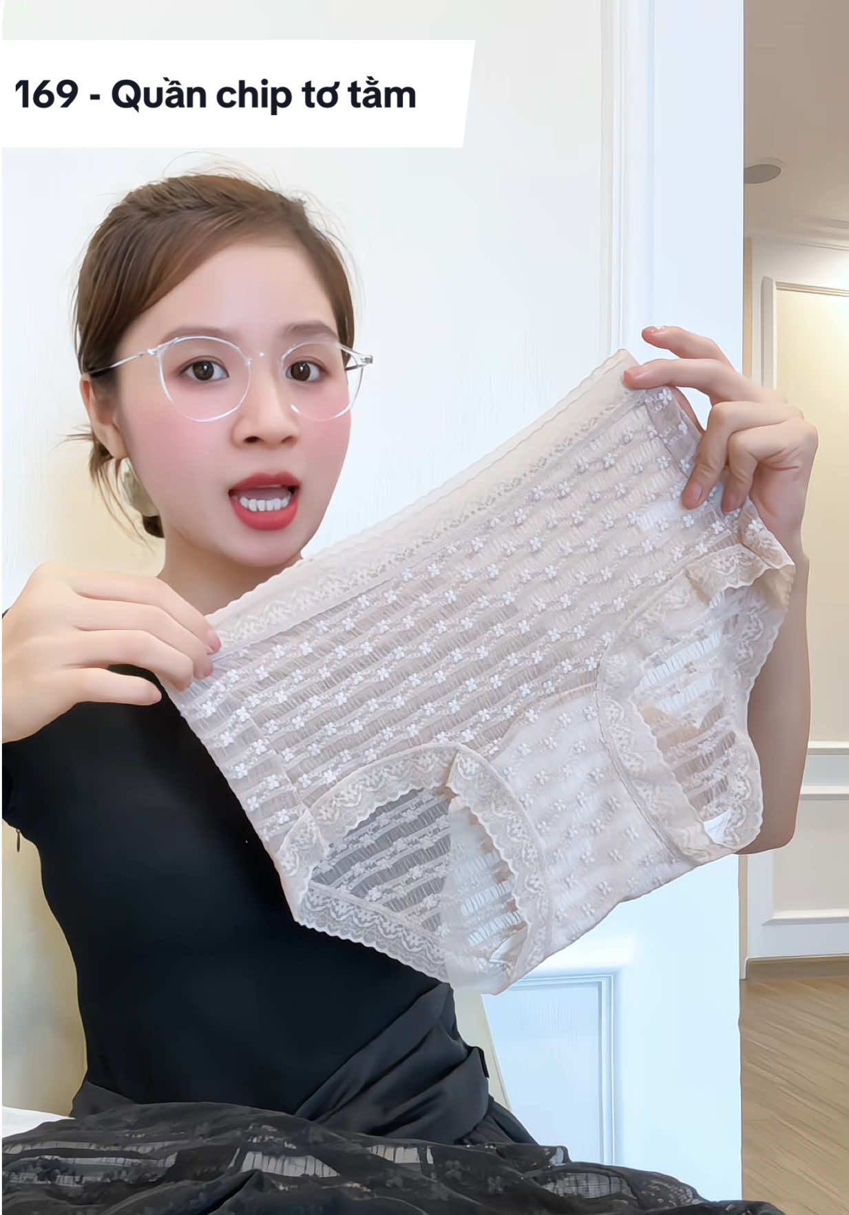 Quần chip ren nhà này mặc ko ngắn đũng nữa nha.. kiểu cao cao rất thích... êm dịu trên da #kathyphuong #OOTD #myoutfit #quanchip 