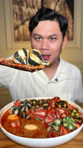 bosen sama seblak yang gitu-gitu aja kali ini kita cobain seblak full dumpling warna-warni. btw gua ga takut makan pedes karena gua punya @proem1indonesia solusi lambung aman saat makan pedas!!  #proem1indonesia 