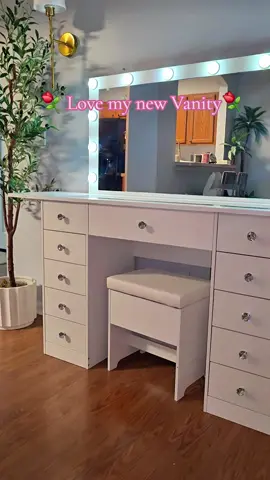 Love my new Vanity ⚘️ #Vanity #Cutevanity #vanitymirror 