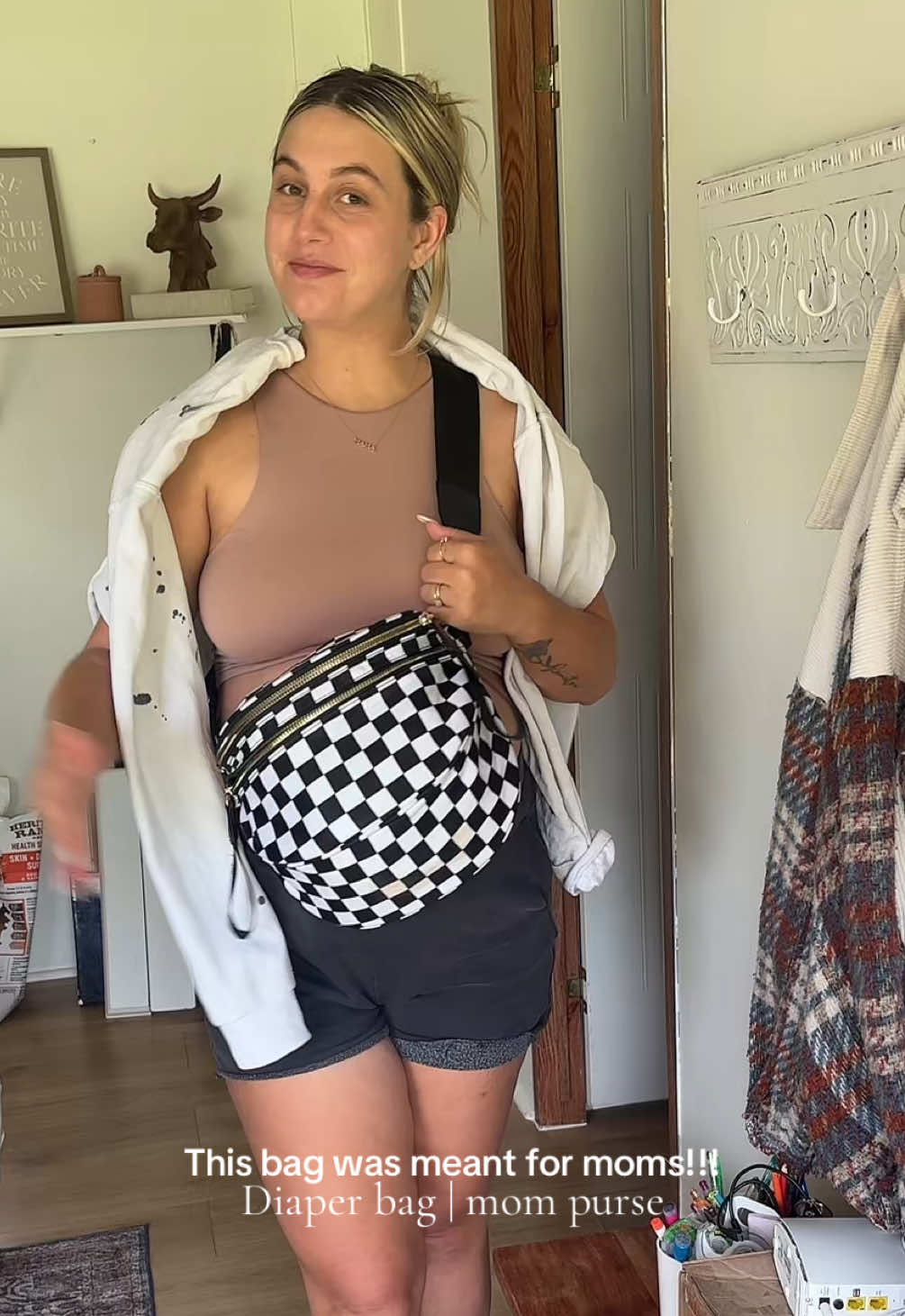 Ordering more colors as we speak 😭  #mompurse #mombag #diaperbag #bumbag 