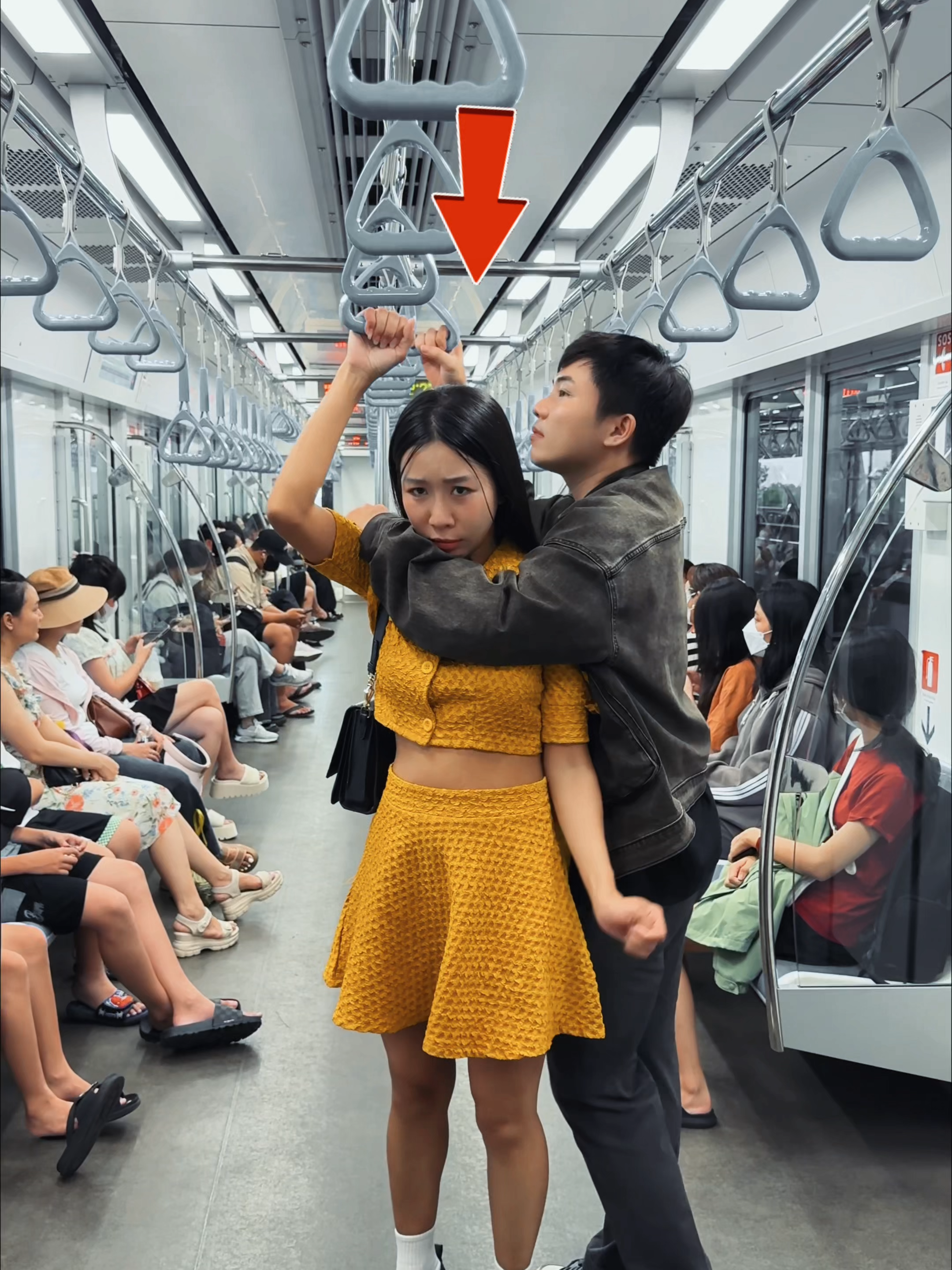 This Silent Signal Can Save Lives #ONEMAN #LifeSkills #KindnessMatters #PublicSafety