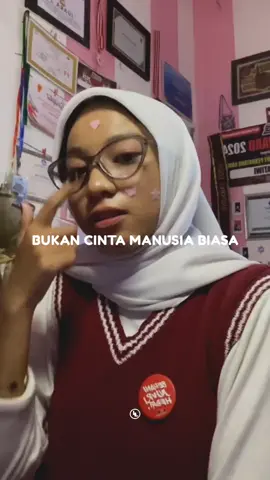 Candu banget kak #bukancintamanusiabiasa #dewa19 #liriklagu #liriiklagu #laguviral  Source TikTok : @pratiwirahim6 