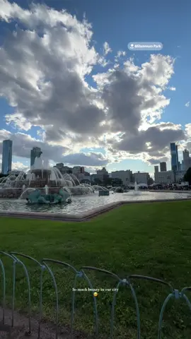 Can’t get over how pretty this is #chicago #milleniumpark #milleniumparkchicago #tasteofchicago #buckinghamfountainchicagoillinois 