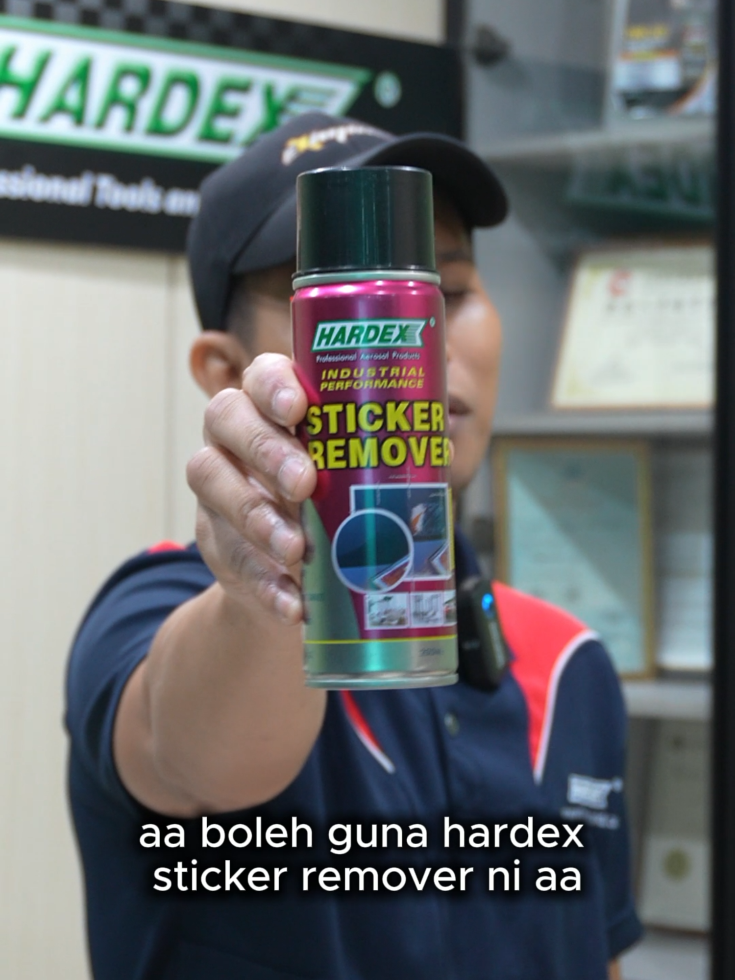 Sticker, double tape yang dah lama mesti susah nak tanggal kan? korang spray je Hardex Sticker Remover ni terus mudah kan kerja korang 😁 #fyp #fypシ゚ #stickerremover #stickerlama #doubletape #tanggalsticker #hardex