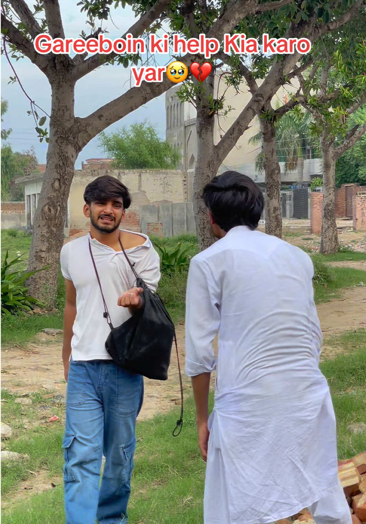 Yeh buisness ha🥹 wait for twist#relateable #faqeer #funnyvideos😂 #mazdoor #construction 