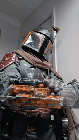 not all Mandos are as smooth as Boba... #mandalorian #cosplay #starwars #maskedcosplayer #fyp 