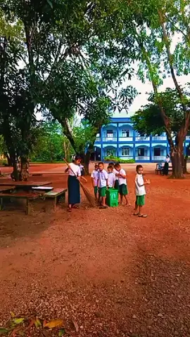 #ပေါက်ကရတင်နေတာ #