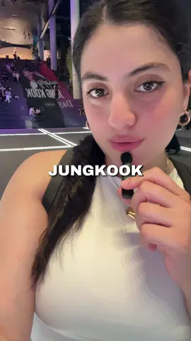 JAJAJA Las escaleras se ven súper lindas pero solo de lejos #jungkook #btsarmy #microsoftbtsarmy #jungkookbirthday escaleras de cumpleaños de Jungkook en Seúl Corea del Sur Korea 