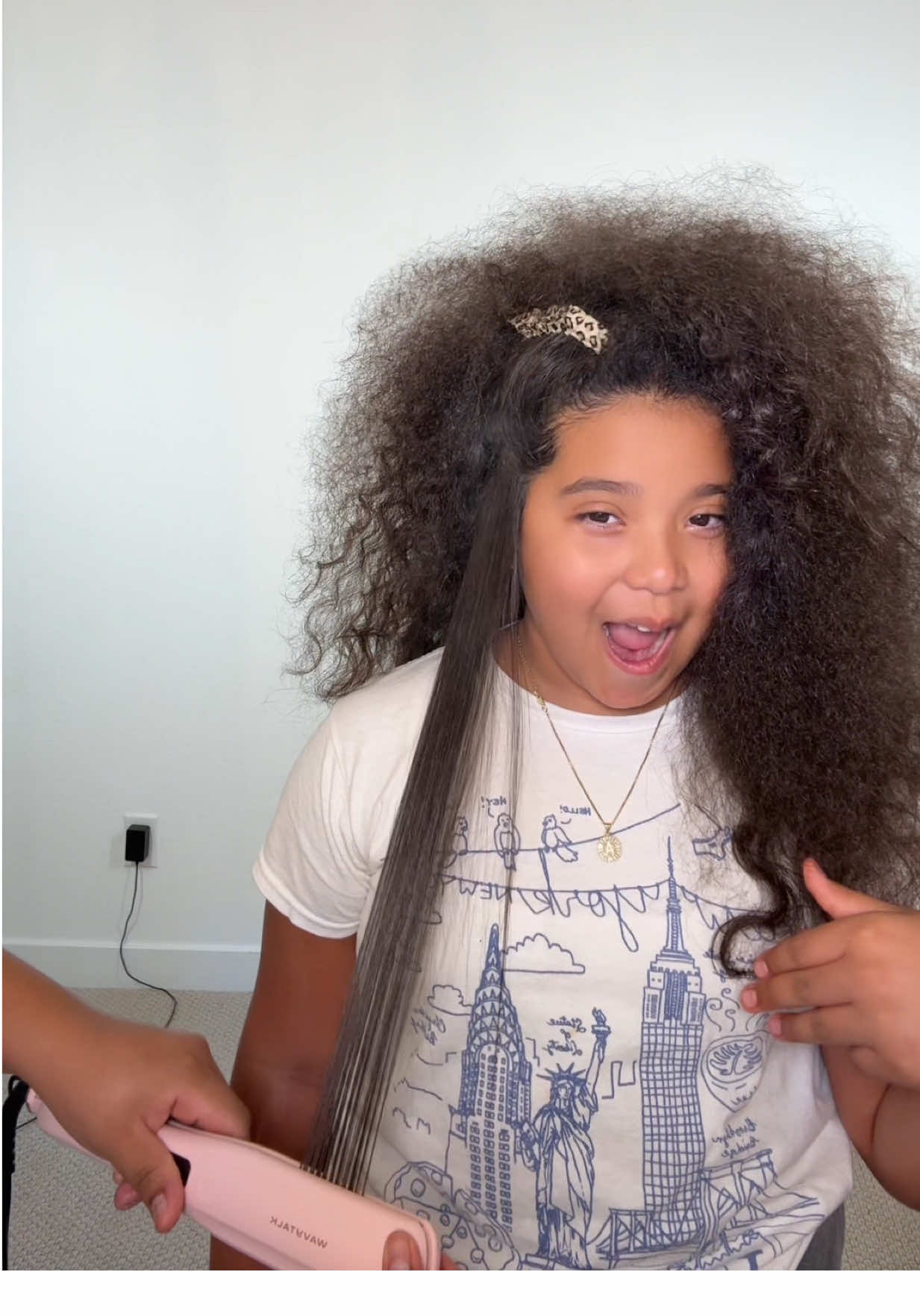 I’m impressed!!!!! I will post the full video right after this one! #wavytalk #wavytalksteamlinepro #steamsesh #wavytalksteamsesh #hairstaightener 