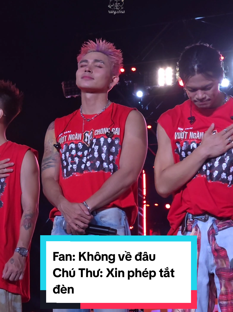07/09/2025 Concert ATVNCG D8  Fan: Không về đâu Các anh tháo tai nghe ra để nghe cho rõ. Chú Thư: Không ai muốn nói lời kết thúc nên lúc này Thư xin phép được tắt đèn. #atvncg #concertatvncg #phamduythuan #junpham 