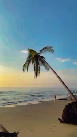 Jangan duduk dan menunggu. Keluar sana, rasakan hidup. Sentuh matahari dan benamkan dirimu di lautan.