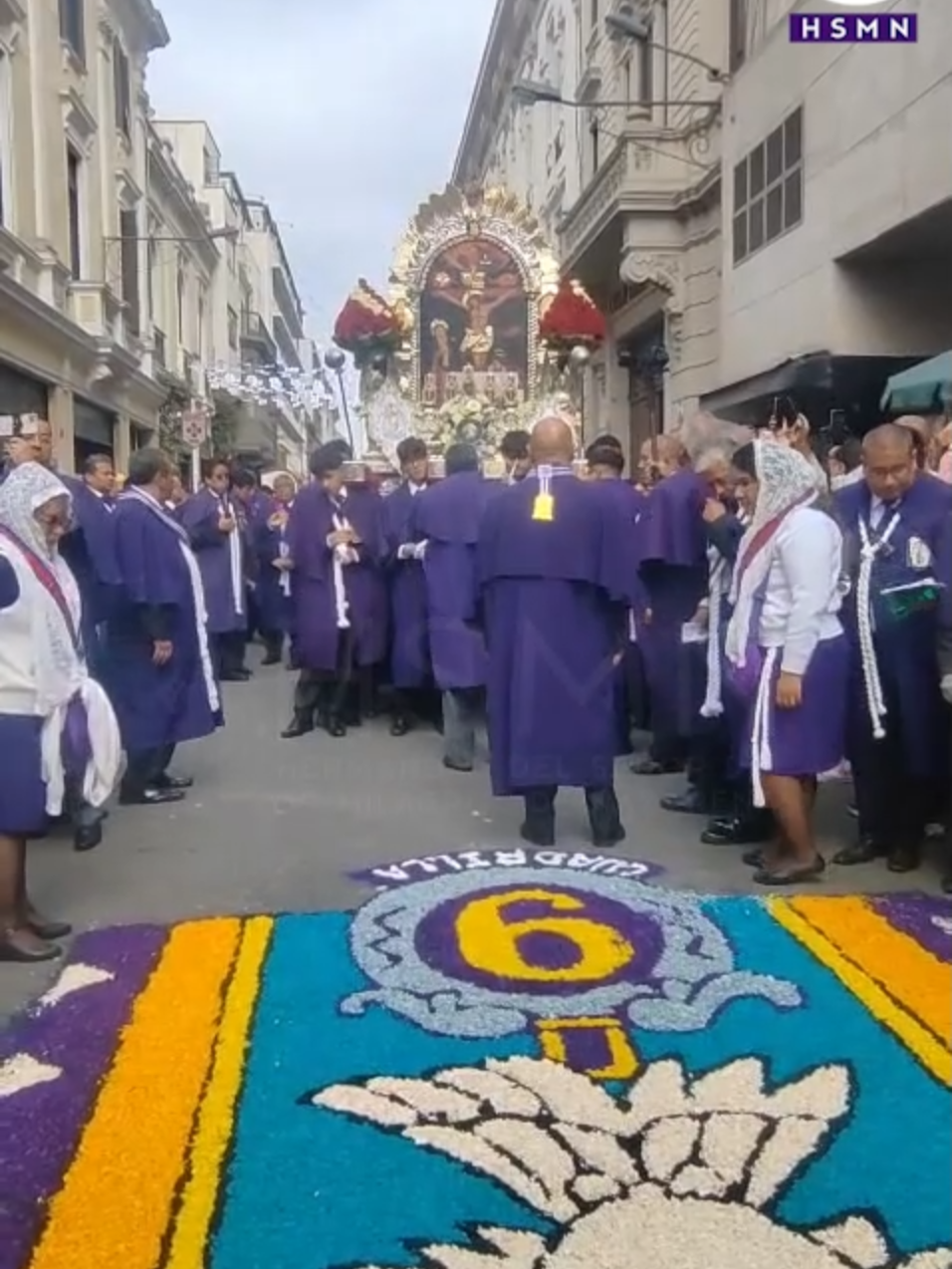 Procesión 2025 del Grupo Juvenil - Infantil de la Hermandad del Señor de los Milagros de Nazarenas. Este domingo 07 de septiembre, se realizó el Recorrido Procesional del Grupo Juvenil - Infantil de la Hermandad del Señor de los Milagros de Nazarenas. El anda del Señor recorrio en procesión las calles, guiada por la fe y devoción de nuestros jóvenes y niños. Somos Canal HN, tu canal al servicio de la fe. Canal Oficial de la Hermandad del Señor de los Milagros de Nazarenas. Síguenos aquí: https://linktr.ee/HSMNazarenas #HSMNazarenas #EnCaminoAlMesMorado #CanalHNazarenas