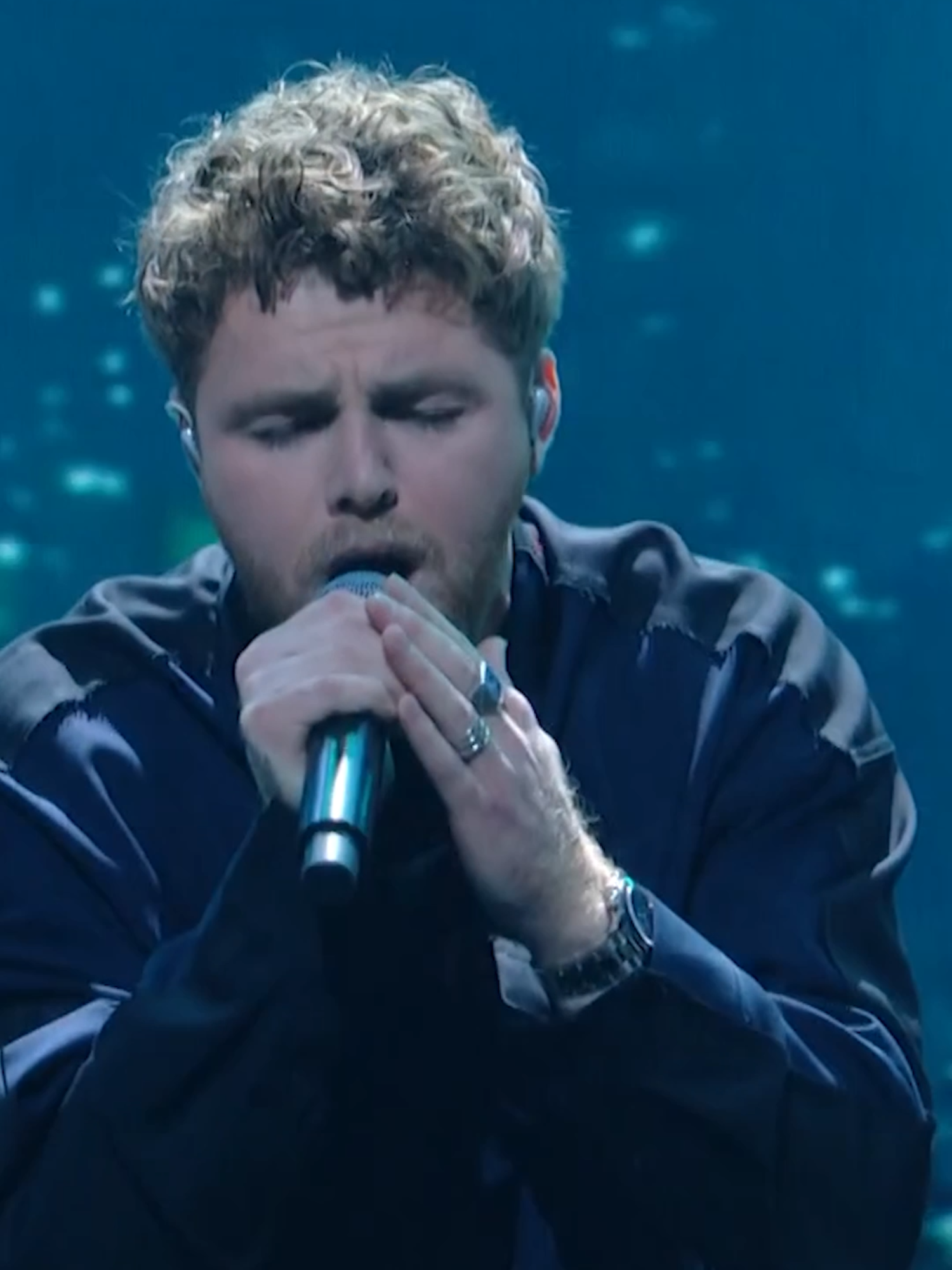 I’ve waited an “Eternity” to see Alex Warren at the #VMAs stage 🥹  #MTVAsia #VMA2025 #VMAs #Performance #AlexWarren