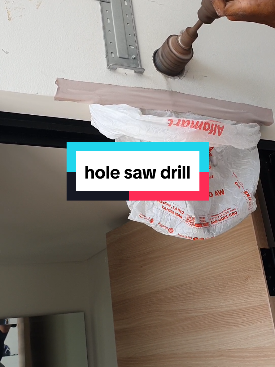 TERKADANG AKU MERASA TIDAK INGIN PERGI BEKERJA, tapi kemudian aku ingat, aku terlahir tampan, bukan kaya,jadi semuanya serba usaha,bukan serba ada  #serviceacbekasi #holedrilling #holesaw #pasangac 