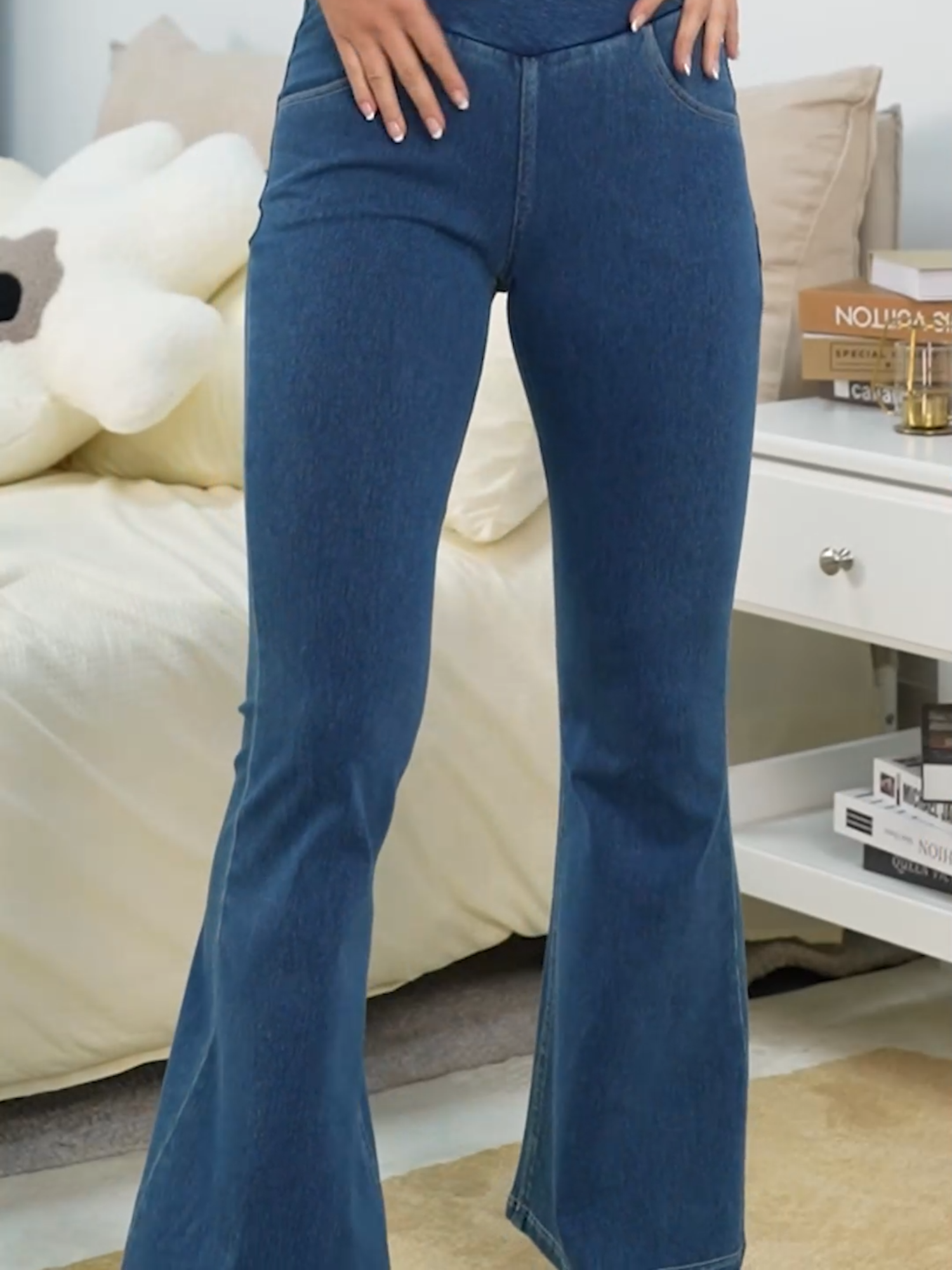 Crossover pockets keep your valuables safe; Halara Flex™ flare feels like leggings—vote: denim look or yoga vibe? Cast your vote below! 🗳️👖🧘#tiktokmademebuyit #tiktokshopcreatorpicks #outfitofthheday #backtoschoolshopping #OOTD #fyp