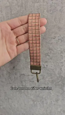 Cutest wristlet keyring for the autumn season 😍 