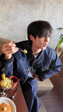 Misi pacar 2m mamel mau lewat 😭 Ini foto dating jg ya sok?(Bertanya dg nadanya nada) . #lovelyrunner #김혜윤 #kimhyeyoon #kdrama #byeonwooseok 