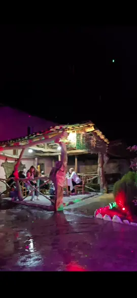 🌺 „ტკბილი მოგონებების“ საიუბილეო საღამო ნამდვილ დღესასწაულად იქცა! Giorgi თავისი სითბოთი, ხმითა და ნიჭით საღამოს განსაკუთრებული ფერი შესძინა და ყველას დაუვიწყარი ემოცია გვაჩუქა. 🌟 სიტყვები ვერ გადმოსცემს, როგორი ბედნიერებაა, როცა ასეთი უნიჭიერესი ახალგაზრდა ჩვენს გვერდით დგას ! 🎶💫