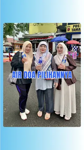 CFD Taman Kota Kuningan rame pisan! 🚶‍♂️✨ Di sini, Minka berkesempatan menyapa warga dan bertanya tentang pandangan mereka mengenai air doa. Banyak yang terkejut sekaligus antusias ketika mengetahui bahwa Kh-Q adalah air minum yang setiap hari dibacakan khataman Al-Qur’an 30 juz penuh. 💧📖 #jawabarat #kuninganjawabarat #carfreeday #khq #airdoa 