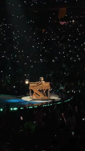@ladygaga receiving a standing ovation + giving a heartfelt speech to the NYC crowd after taking home her VMA’s 🥹🫶🏼 #ladygaga #mayhemball #themayhemball #gaga #madisonsquaregarden 