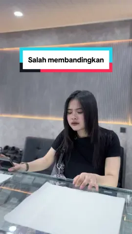 Pantes aja beda jauh harganya #cuangadgetstore #iphone #fyp