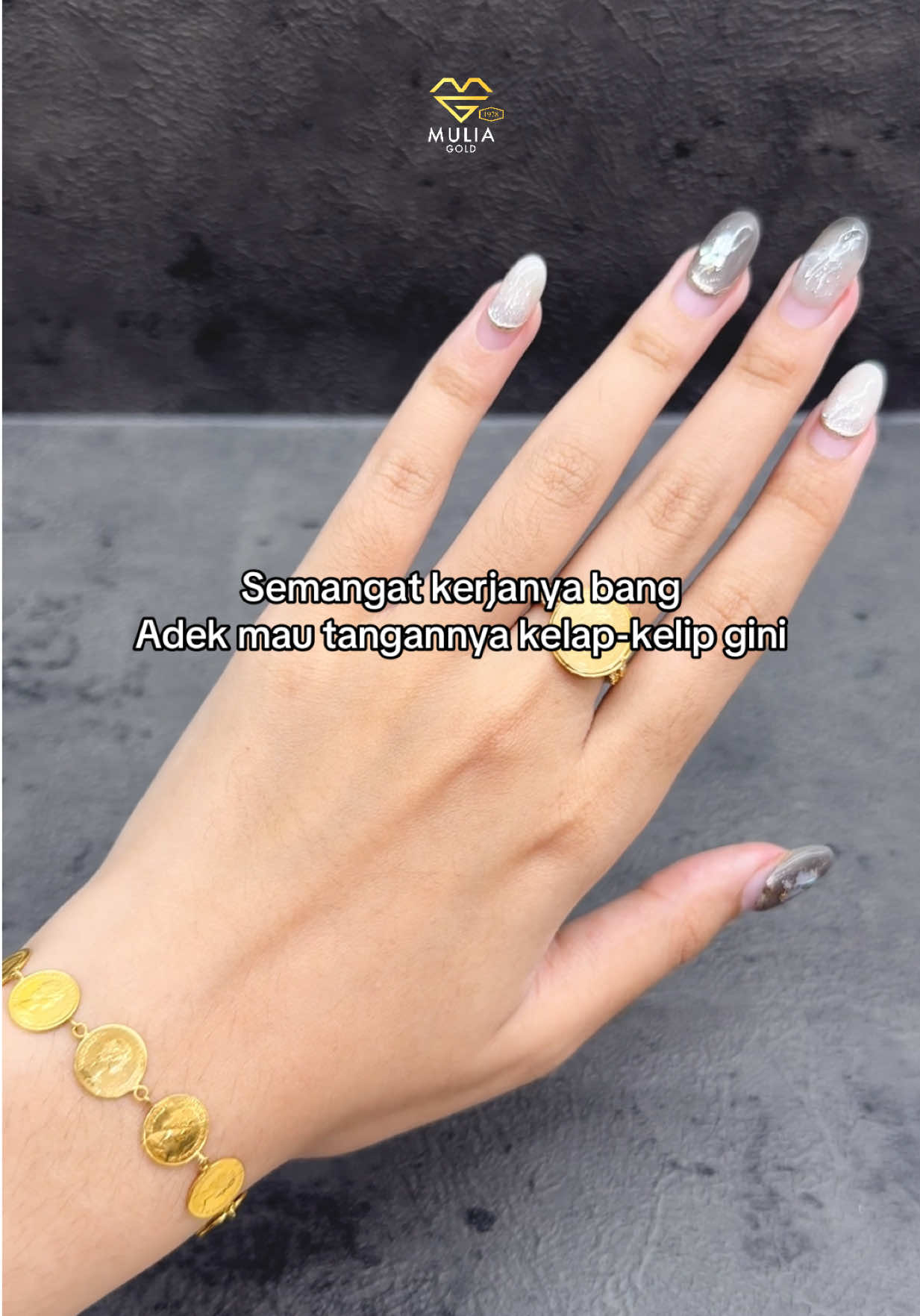 Menyalaa tanganku😋❤️‍🔥 #muliagoldpalembang #tokoemas #gelang #cincin 